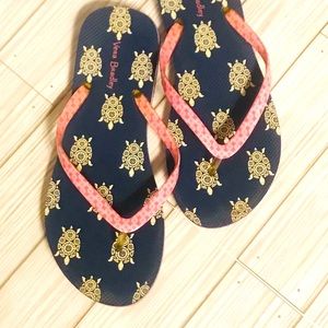 Vera Bradley flip flops 7-8
